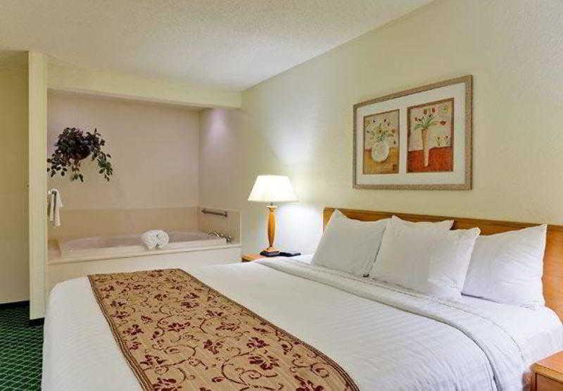 Fairfield Inn & Suites Valparaiso Quarto foto